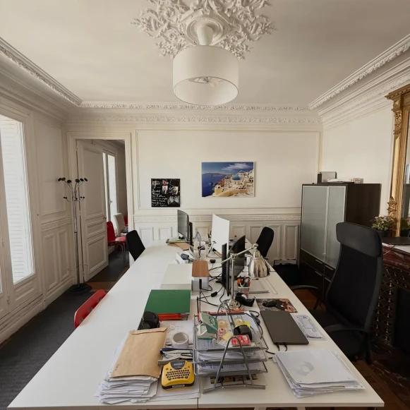 Bureau privé 18 m² 4 postes Location bureau Rue d'Édimbourg Paris 75008 - photo 3