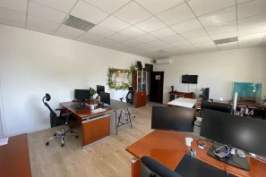 Bureau privé - 13700 - 5 postes - 900€