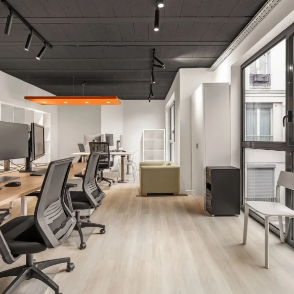 Bureau privé 150 m² 22 postes Location bureau Rue de la Pierre Levée Paris 75011 - photo 2