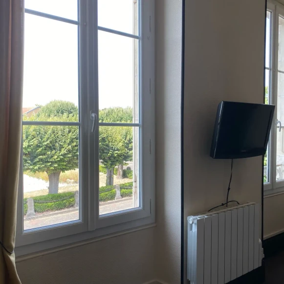 Bureau privé 24 m² 1 poste Location bureau Avenue Port Mahon Charente-Maritime 17400 - photo 5