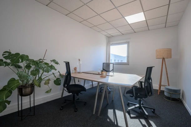 Bureau privé - 33600 - 3 postes - 1041€