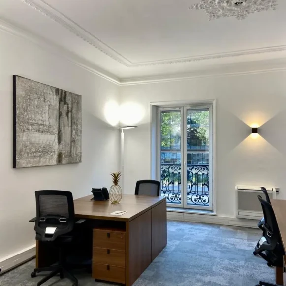 Bureau privé 40 m² 8 postes Location bureau Avenue Kléber Paris 75016 - photo 2