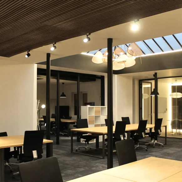 Open Space  70 postes Coworking Rue des Petites Écuries Paris 75010 - photo 2