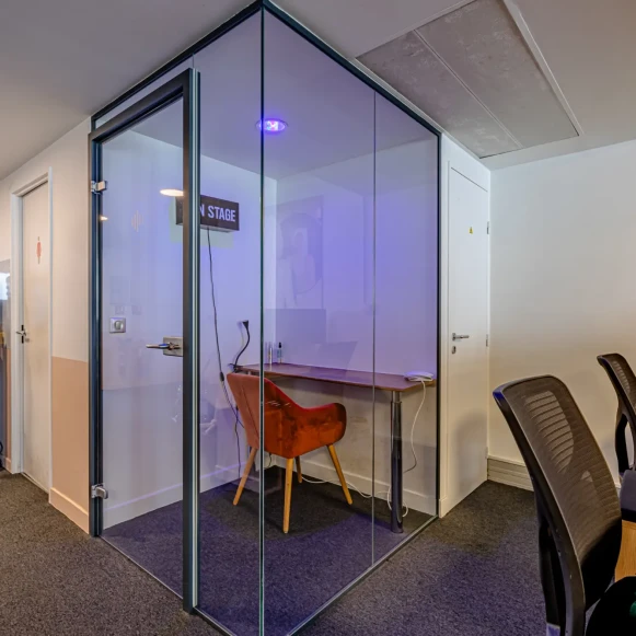 Espace indépendant 75 m² 22 postes Coworking Rue de Rochechouart Paris 75009 - photo 6