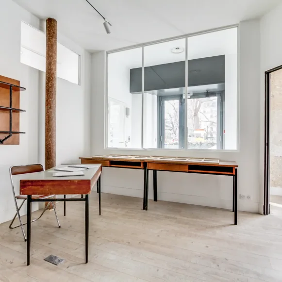 Bureau privé 15 m² 4 postes Location bureau Rue Pierre Semard Paris 75009 - photo 1