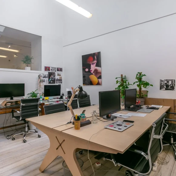 Espace indépendant 190 m² 36 postes Coworking Rue de Sévigné Paris 75003 - photo 6