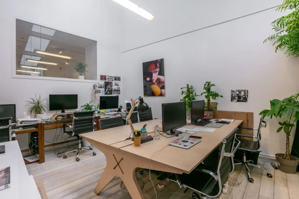 Espace indépendant - 75003 - 28 postes - 10900€