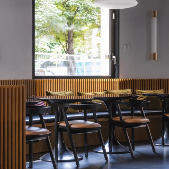 Bureau privé 14 m² 5 postes Location bureau Cours Albert 1er Paris 75008 - photo 3