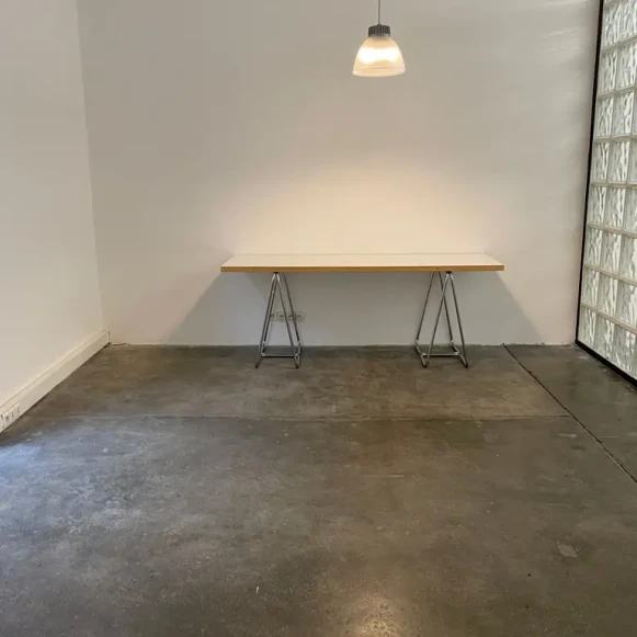 Bureau privé 21 m² 3 postes Coworking Quai de Rive Neuve Marseille 13007 - photo 4