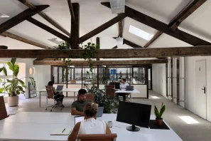 Open Space - 13005 - 8 postes - 200€
