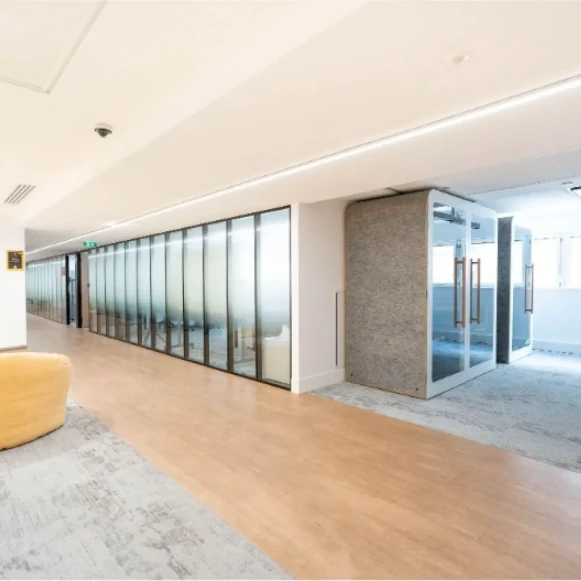 Espace indépendant 600 m² 36 postes Location bureau Rue Feydeau Paris 75002 - photo 12