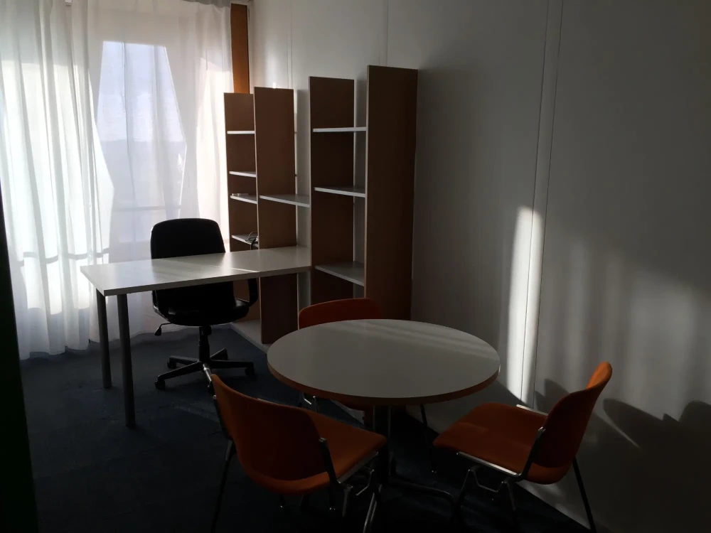 Bureau privé - 94320 - 2 postes - 950€