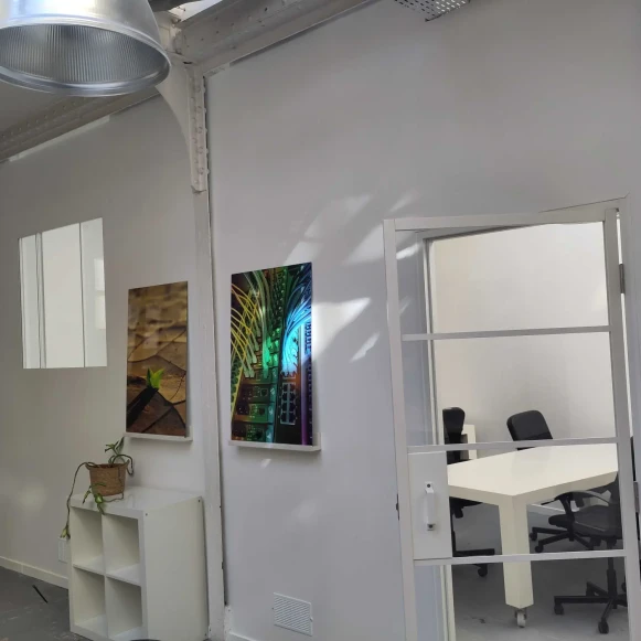 Bureau privé 20 m² 8 postes Location bureau Rue des Arquebusiers Paris 75003 - photo 3