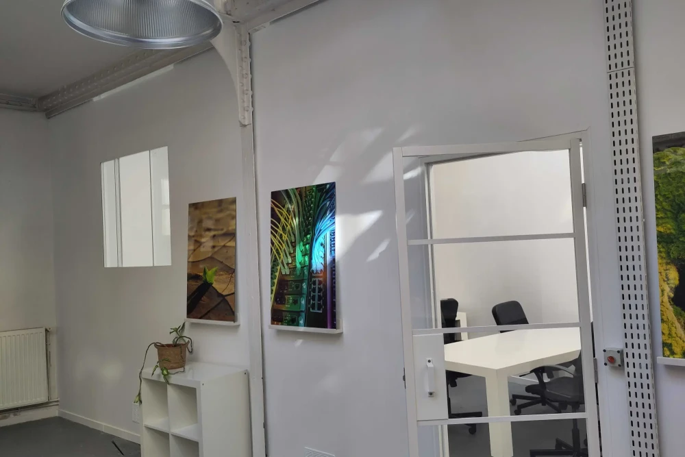 Bureau privé - 75003 - 6 postes - 2000€