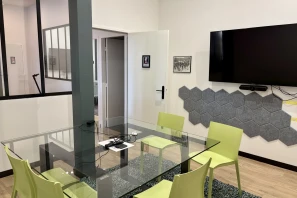 Bureau privé - 33800 - 22 postes - 6200€