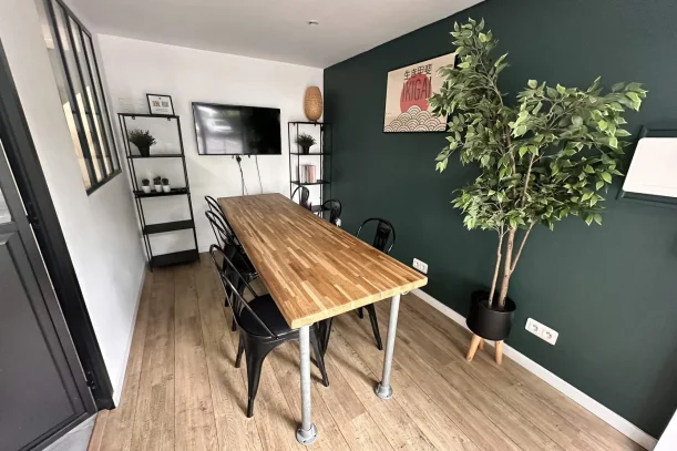 Open Space - 94200 - 3 postes - 290€