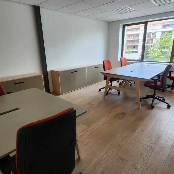Bureau privé 23 m² 6 postes Location bureau Rue Parmentier Oullins-Pierre-Bénite 69600 - photo 2
