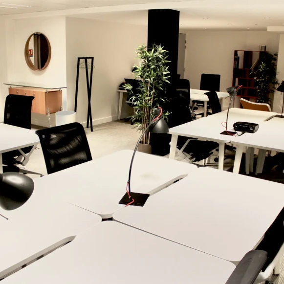 Espace indépendant 600 m² 80 postes Location bureau Rue de Rouvray Neuilly-sur-Seine 92200 - photo 3