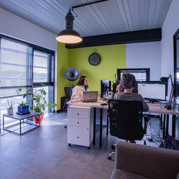 Open Space  28 postes Location bureau Rue Virginie Hériot La Rochelle 17000 - photo 5