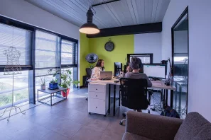 Open Space - 17000 - 28 postes - 160€