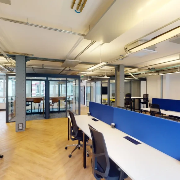 Espace indépendant 133 m² 30 postes Location bureau Rue des Petits Hôtels Paris 75010 - photo 4
