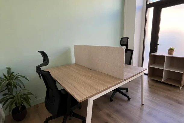 Bureau privé - 33300 - 3 postes - 990€