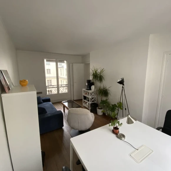 Bureau privé 21 m² 3 postes Location bureau Rue Favart Paris 75002 - photo 4