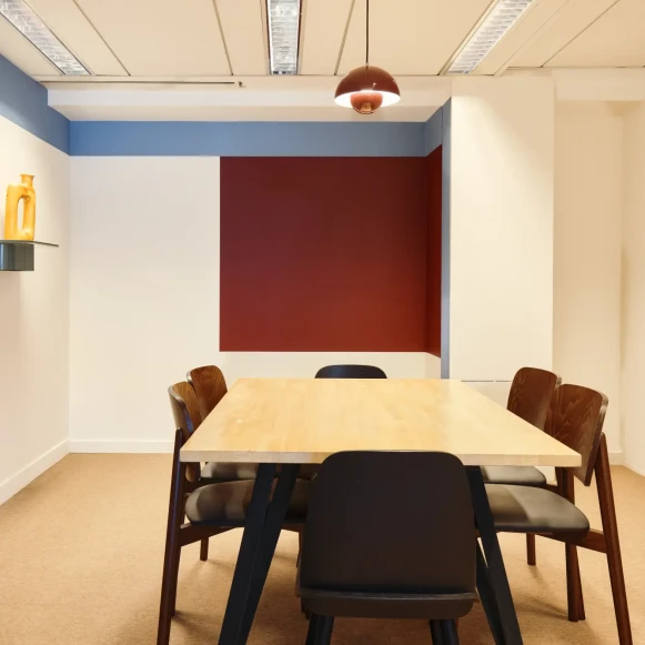 Bureau privé 18 m² 5 postes Coworking Rue de Sofia Paris 75018 - photo 7