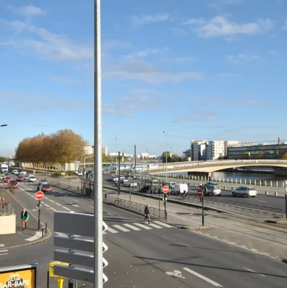 Bureau privé 20 m² 5 postes Coworking Quai de la Fosse Nantes 44000 - photo 2