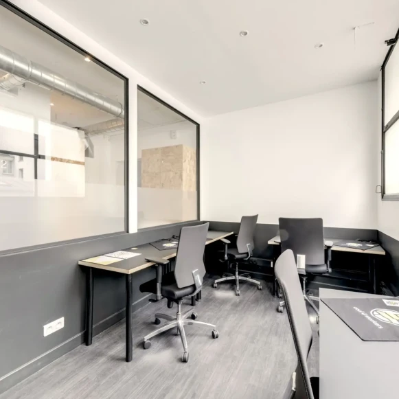 Bureau privé 5 m² 1 poste Location bureau Rue du Dahomey Paris 75011 - photo 5