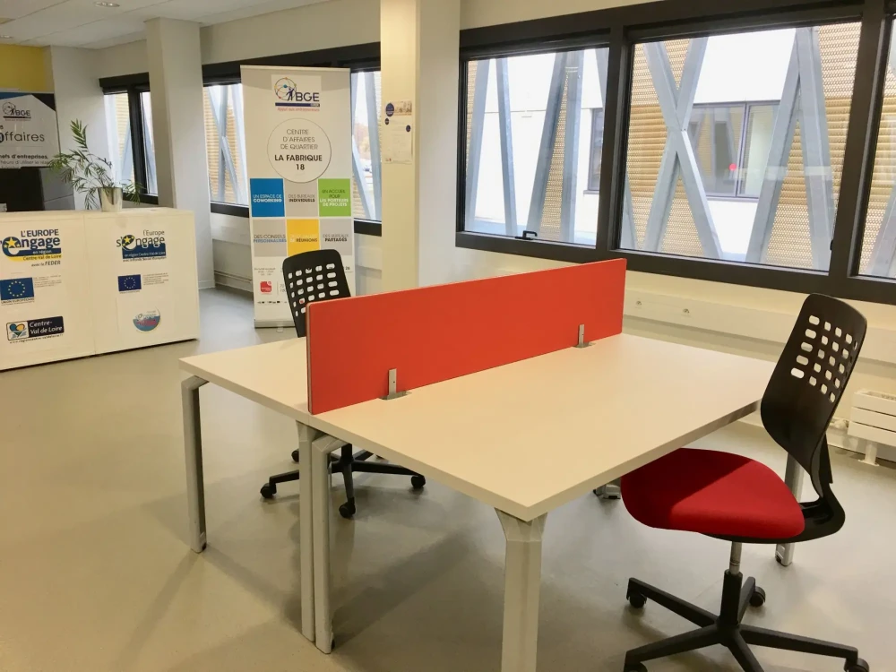 Bureau privé - 18000 - 3 postes - 160€