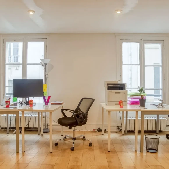 Espace indépendant 170 m² 30 postes Location bureau Rue d'Aboukir Paris 75002 - photo 4