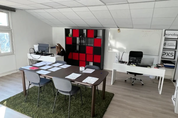 Bureau privé - 13015 - 8 postes - 1000€