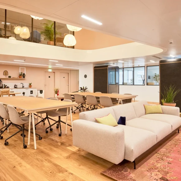 Bureau privé 18 m² 6 postes Location bureau Avenue Charles de Gaulle Neuilly-sur-Seine 92200 - photo 1