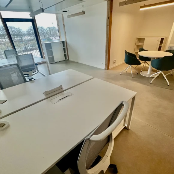 Bureau privé 31 m² 4 postes Coworking Allée François Mitterrand Rouen 76100 - photo 1