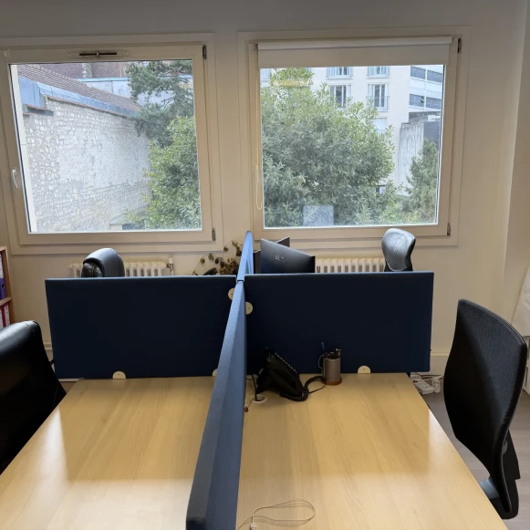 Bureau privé 25 m² 4 postes Location bureau Rue de Saussure Paris 75017 - photo 2