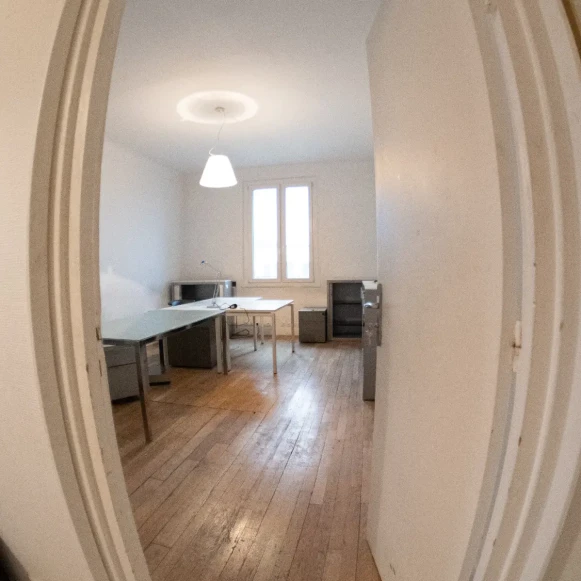 Bureau privé 25 m² 6 postes Coworking Avenue Michelet Saint-Ouen-sur-Seine 93400 - photo 2