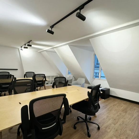 Espace indépendant 100 m² 16 postes Location bureau Rue Blondel Paris 75003 - photo 3