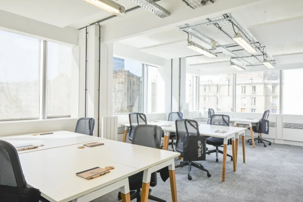 Bureau privé - 75012 - 18 postes - 12420€