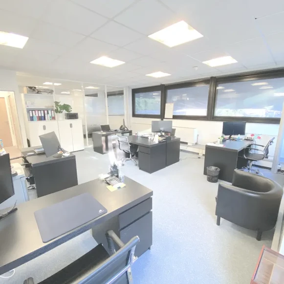 Bureau privé 35 m² 8 postes Location bureau Avenue du Maréchal de Lattre de Tassigny Boulogne-Billancourt 92100 - photo 3