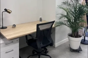 Open Space - 33000 - 6 postes - 320€