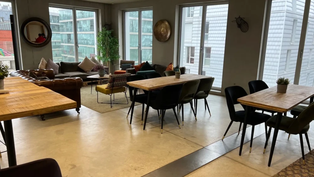 Bureau privé - 75018 - 20 postes - 3960€