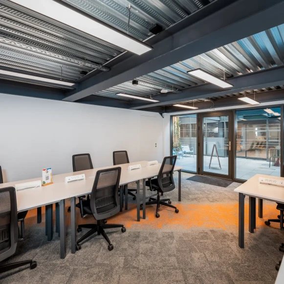 Bureau privé 28 m² 8 postes Location bureau Rue Succursale Bordeaux 33000 - photo 1