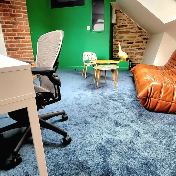 Bureau privé 12 m² 2 postes Coworking Rue Jean Guéhenno Rennes 35700 - photo 1