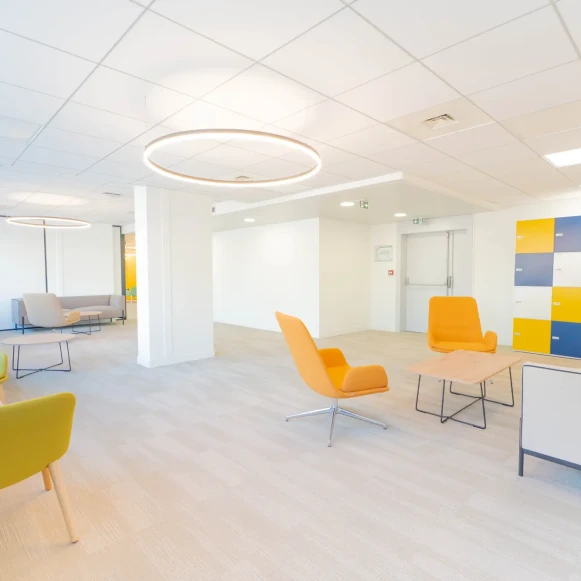 Espace indépendant 629 m² 42 postes Location bureau Esplanade Charles de Gaulle Nanterre 92000 - photo 2