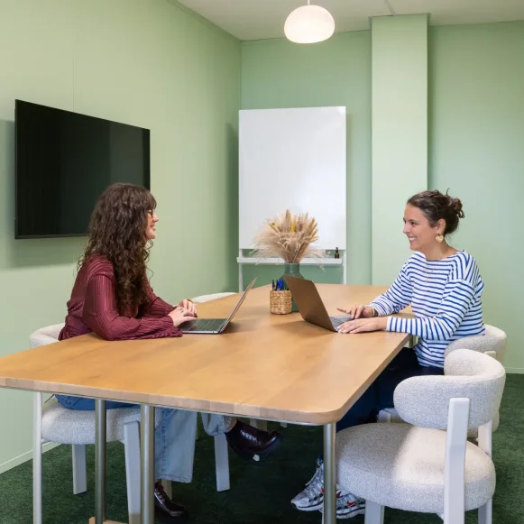 Bureau privé 7 m² 2 postes Coworking Rue Edouard Vaillant Villejuif 94800 - photo 4