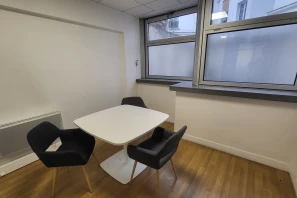 Bureau privé - 92300 - 2 postes - 950€