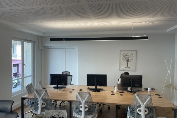 Open Space - 75001 - 6 postes - 450€