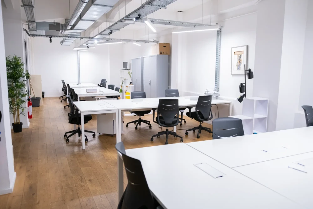 Espace indépendant - 75010 - 80 postes - 36000€