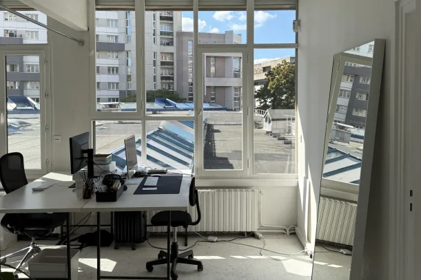 Open Space - 75020 - 1 poste - 375€